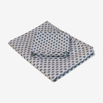 Tablecloth and towels