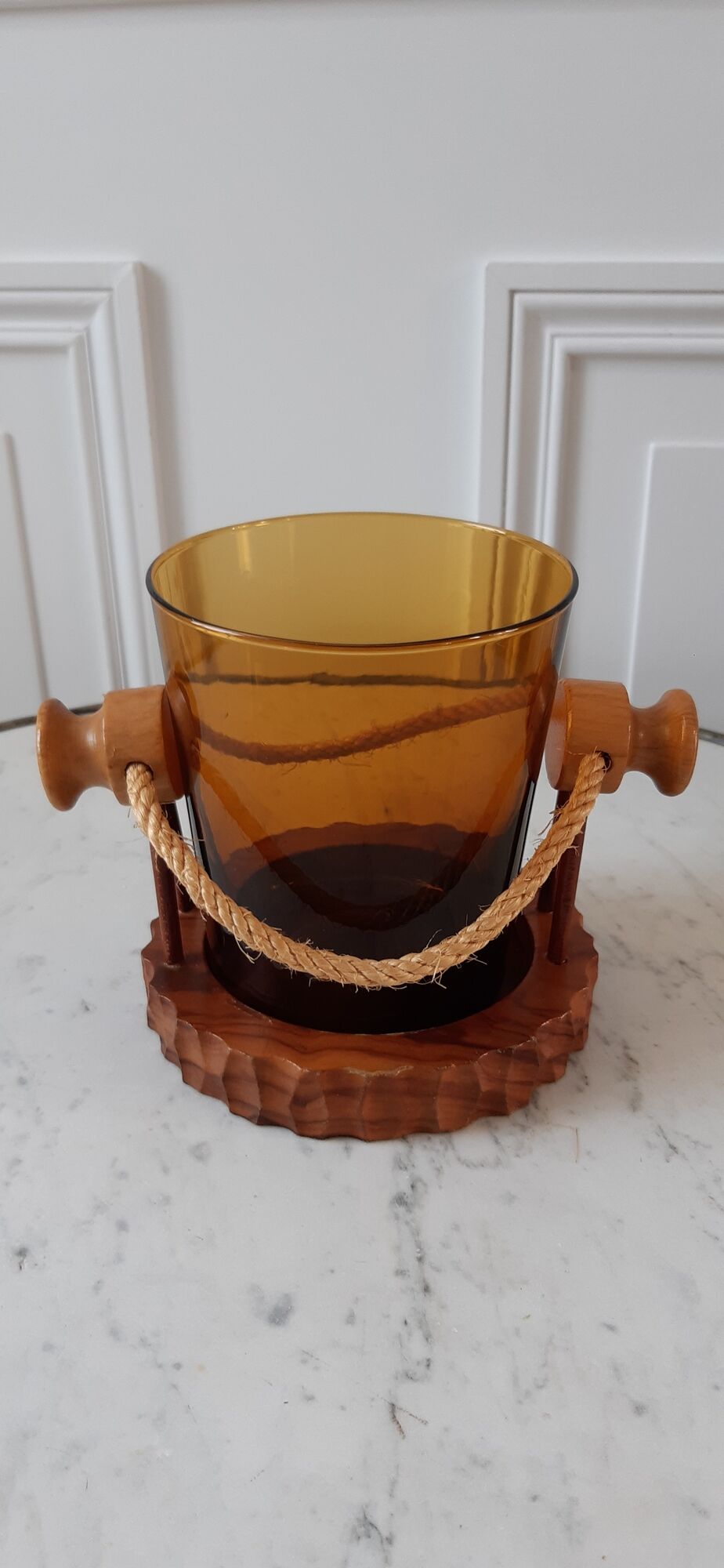 Amber glass and olive wood ice bucket / vintage rope 70s