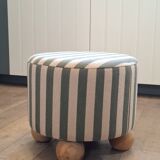 Pouf with ball feet