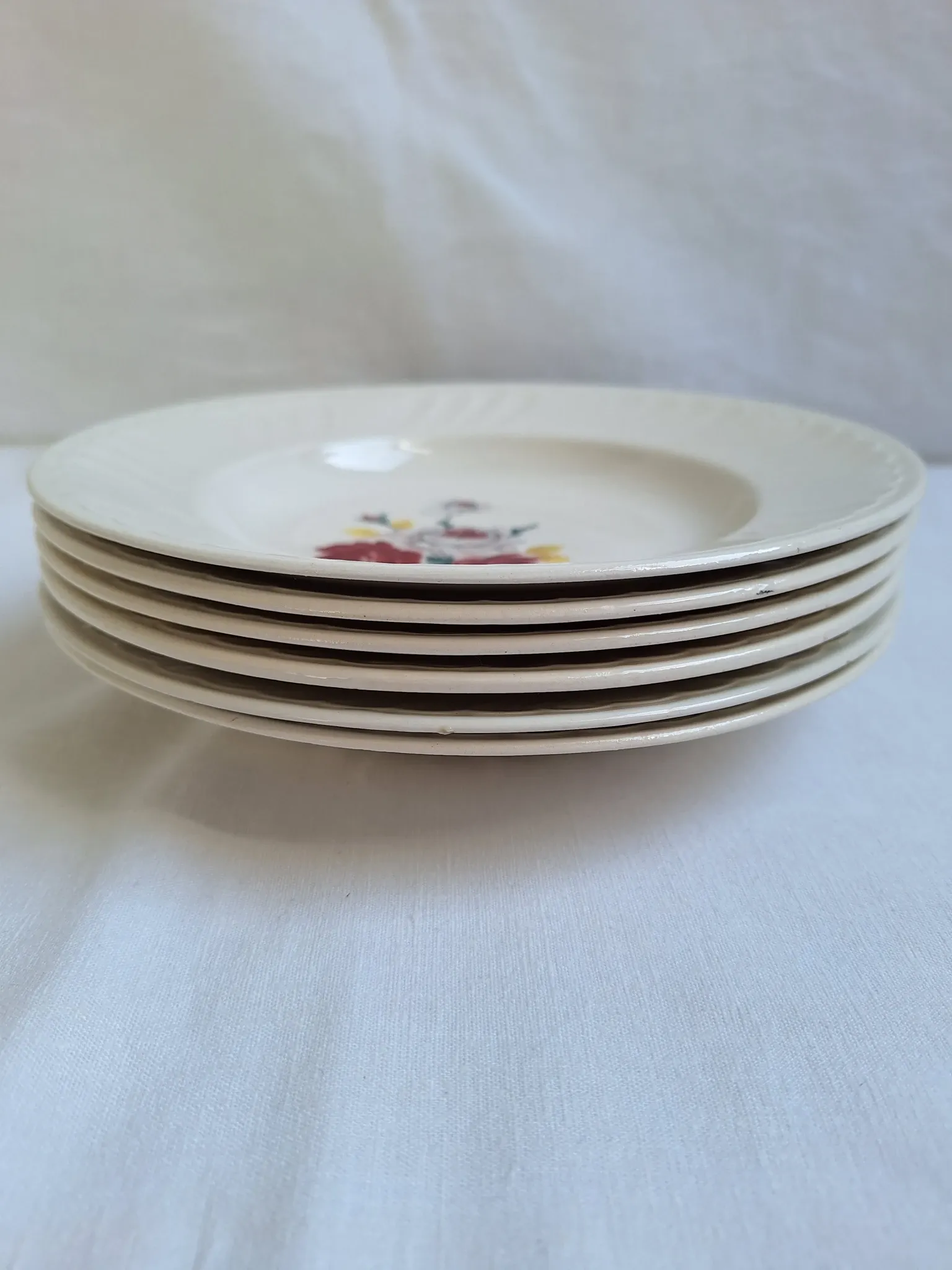 Assiettes creuses à fleurs