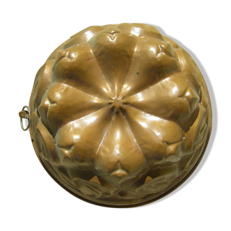 Old cake mold