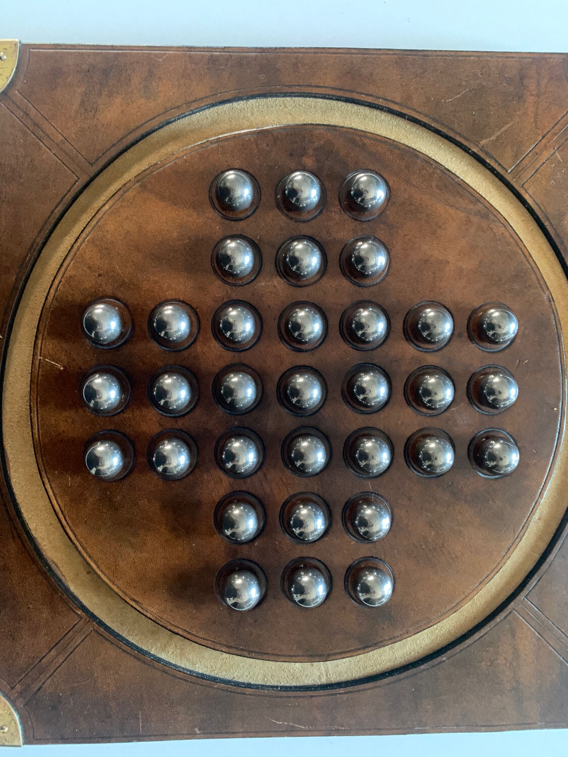 Handcrafted solitaire game