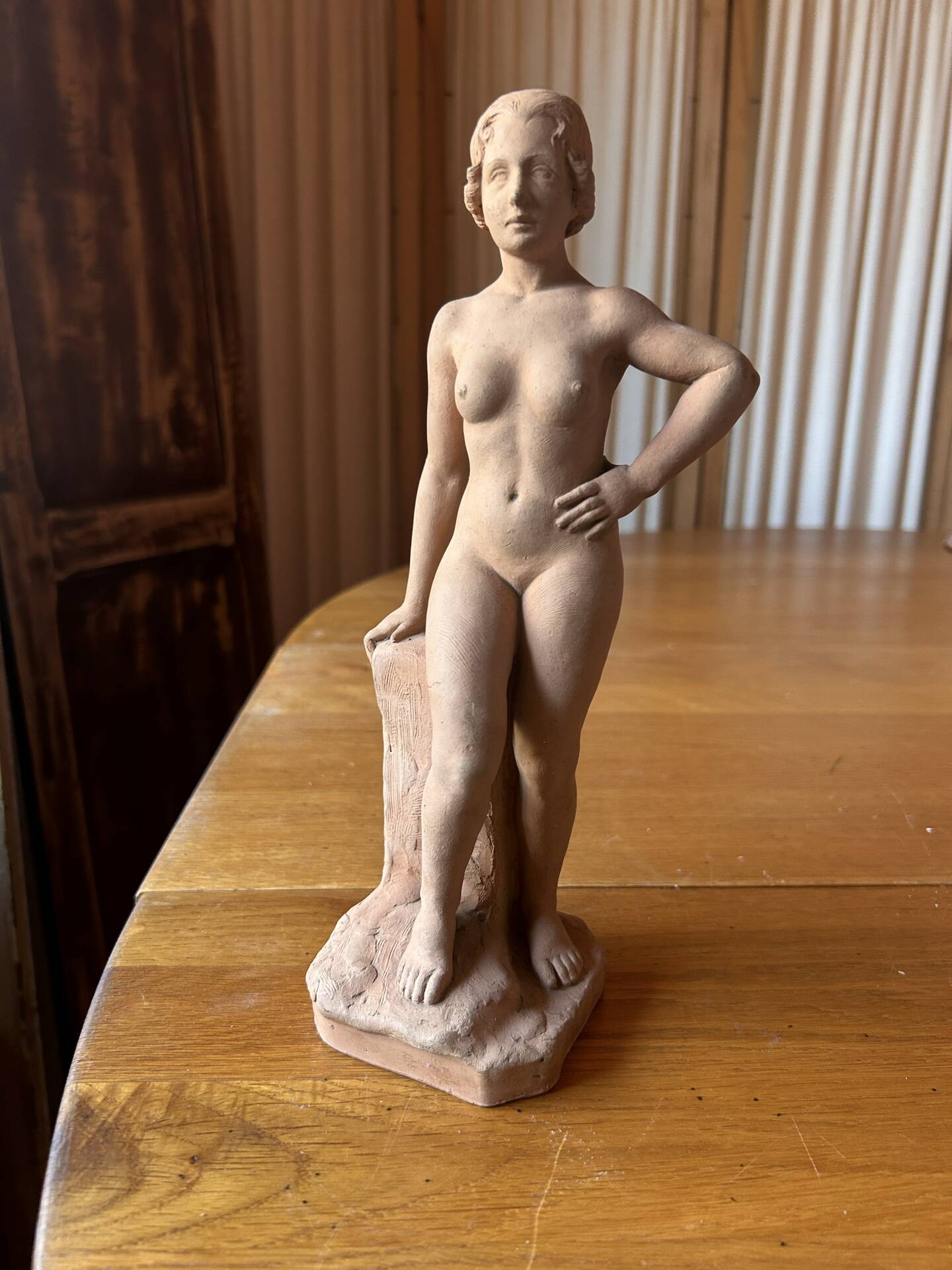 Art Deco terracotta sculpture signed Deloner – a beautiful classic.