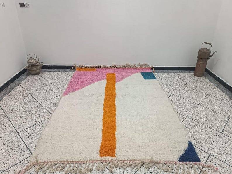 Traditional handmade Berber rug 250cm x 150cm