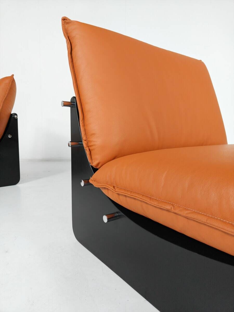 Pair of Armchairs by Guiseppe Munari, Italy, 1970s - New Upholstery