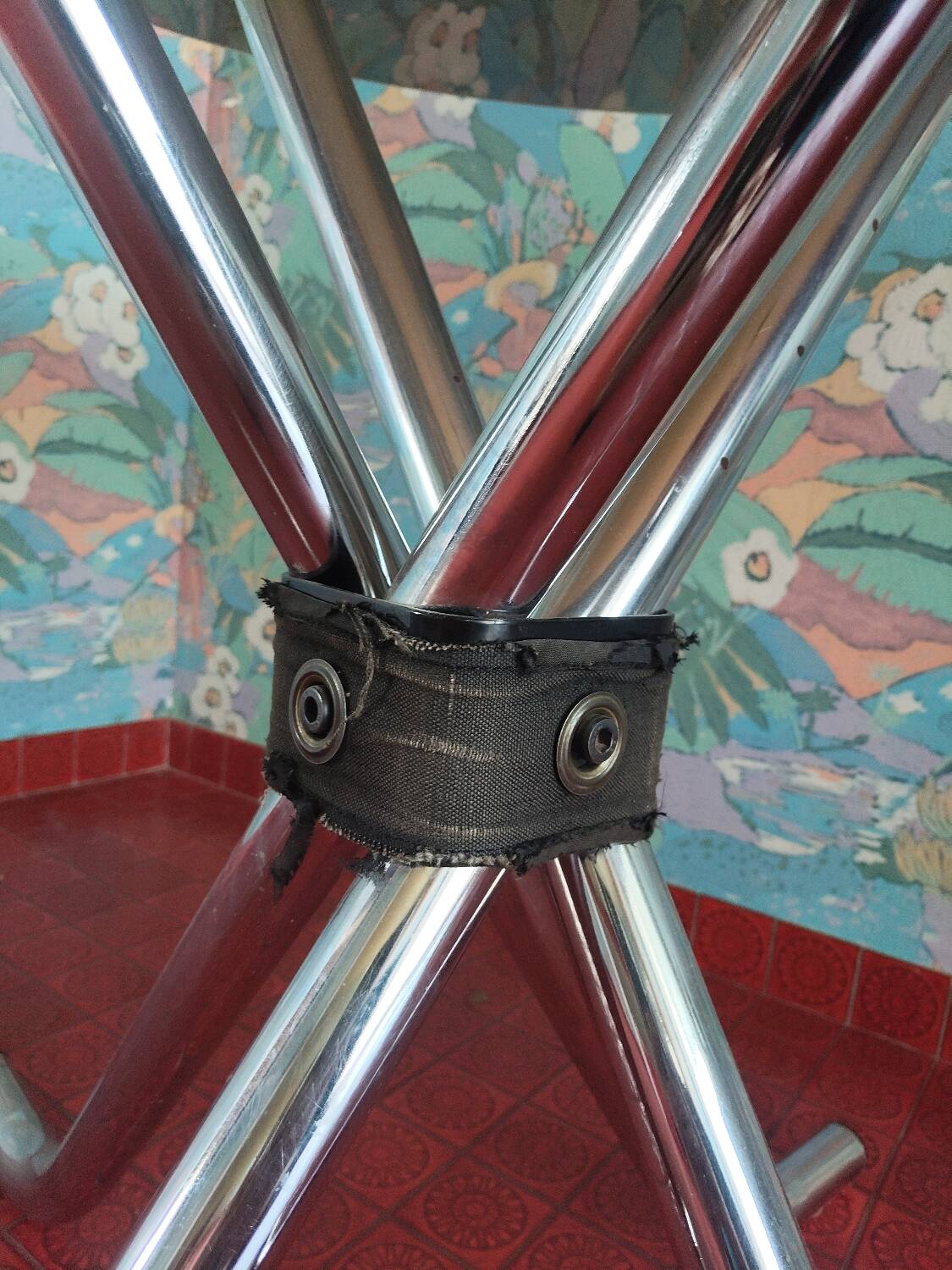 Vintage round table in smoked glass and chrome steel – 1970s design