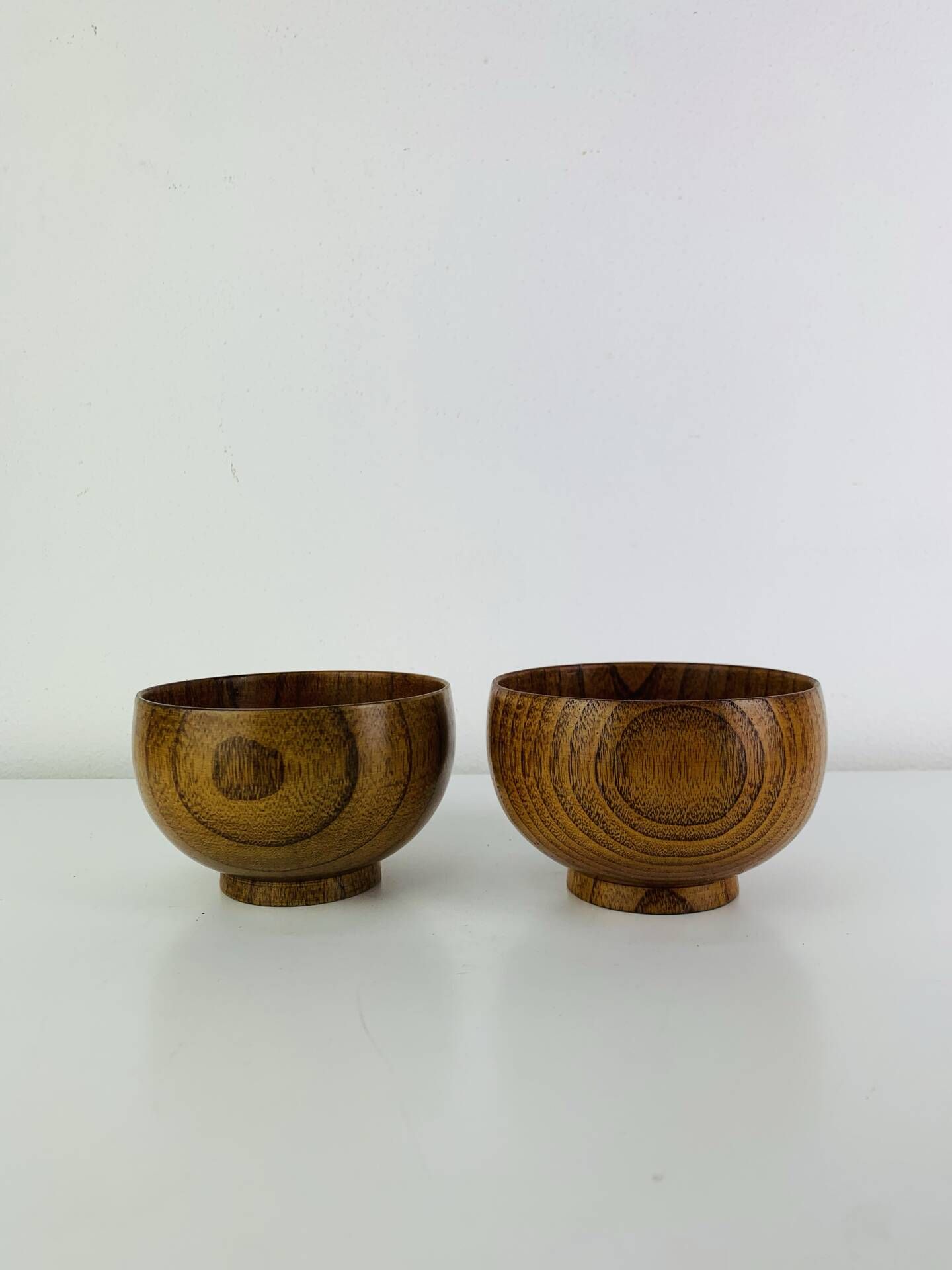 2 bowls/trays in Scandinavian teak