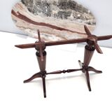 Table basse en hêtre attribuée à Paolo Buffa avec un plateau ovale en onyx rouge