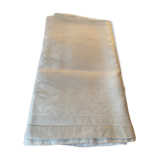 White flower print table