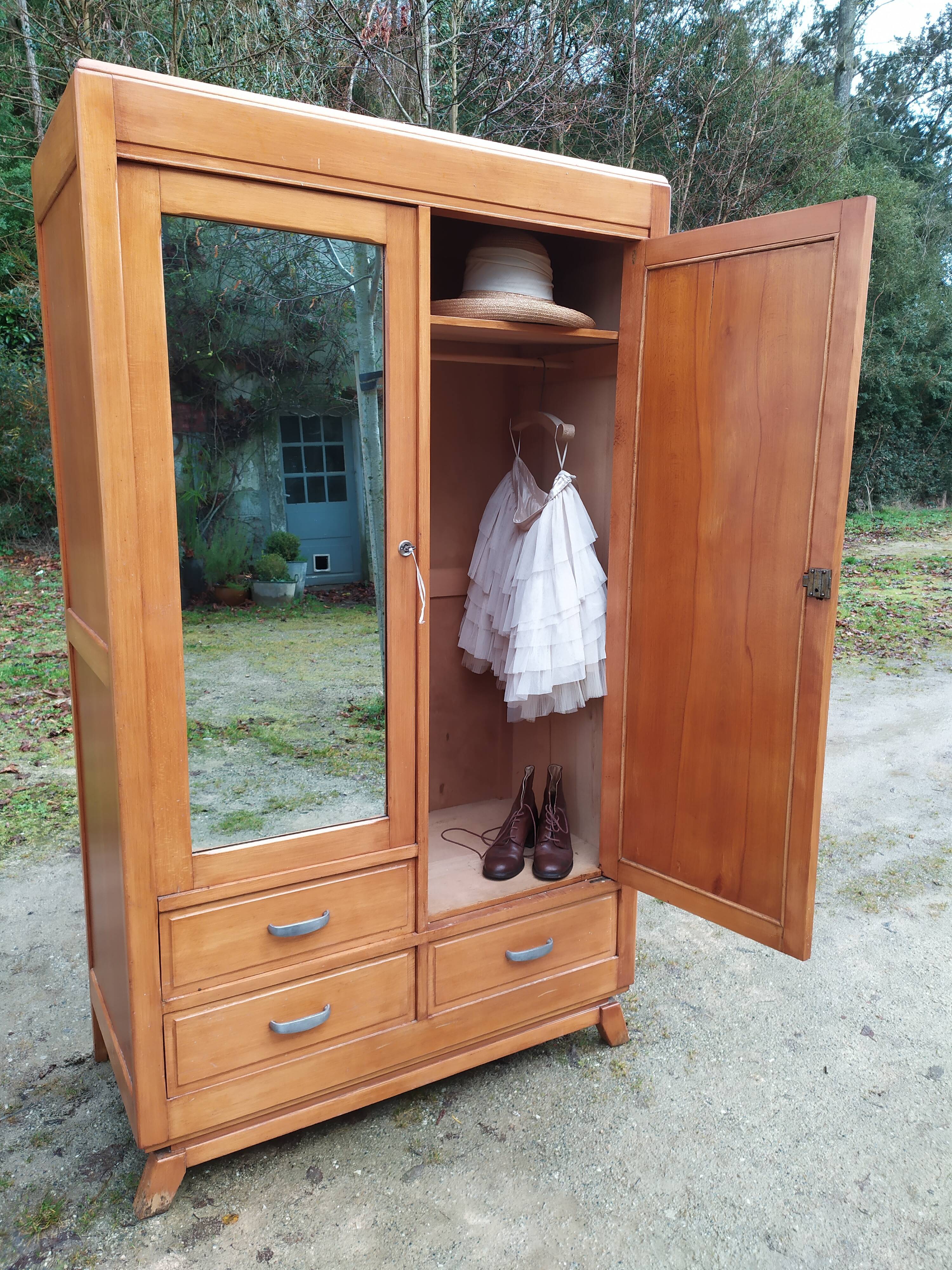 Armoire parisienne années 50