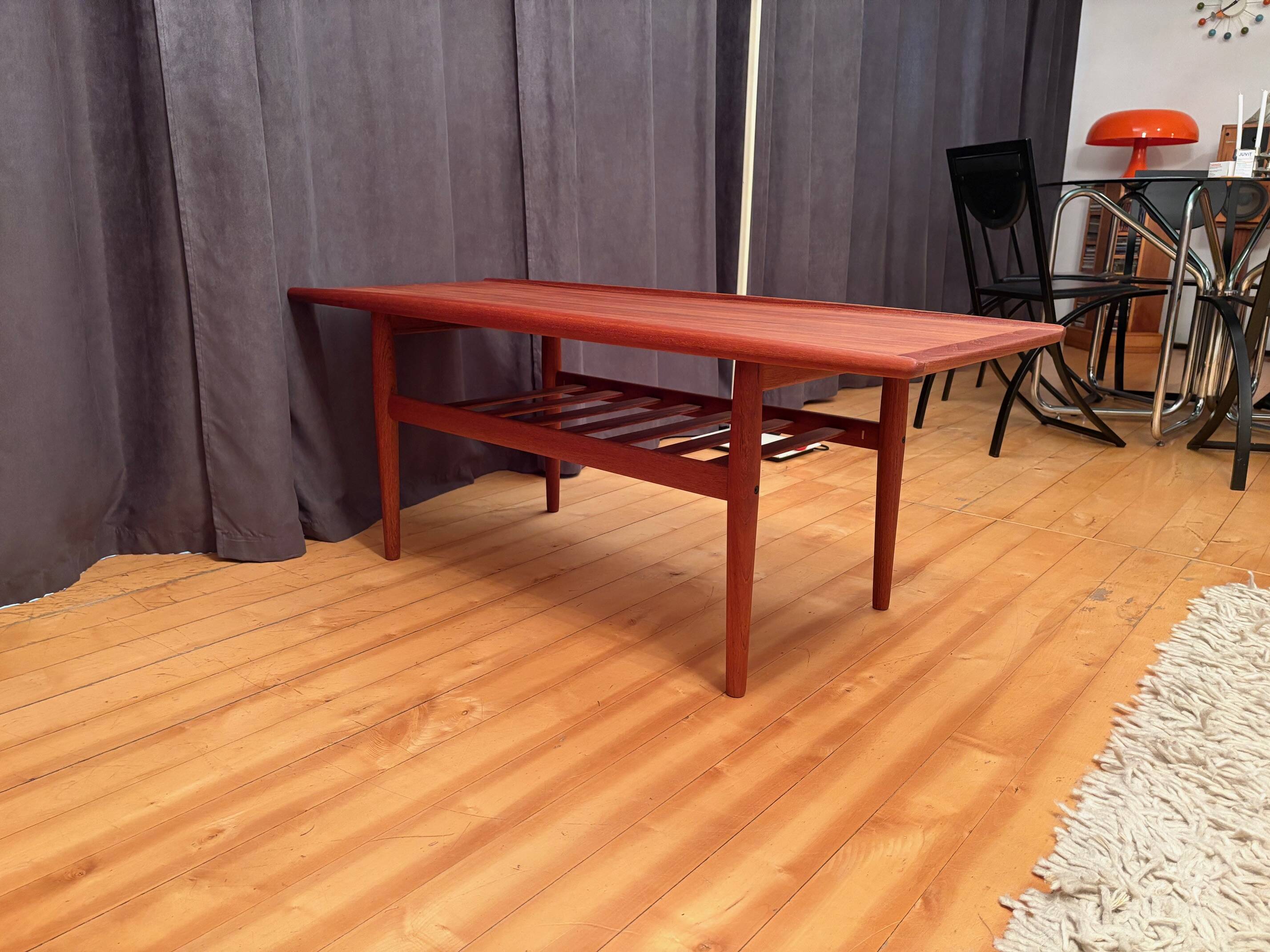 Coffee table designed by Grete Jalk, Glostrup Møbelfabrik, 1960s