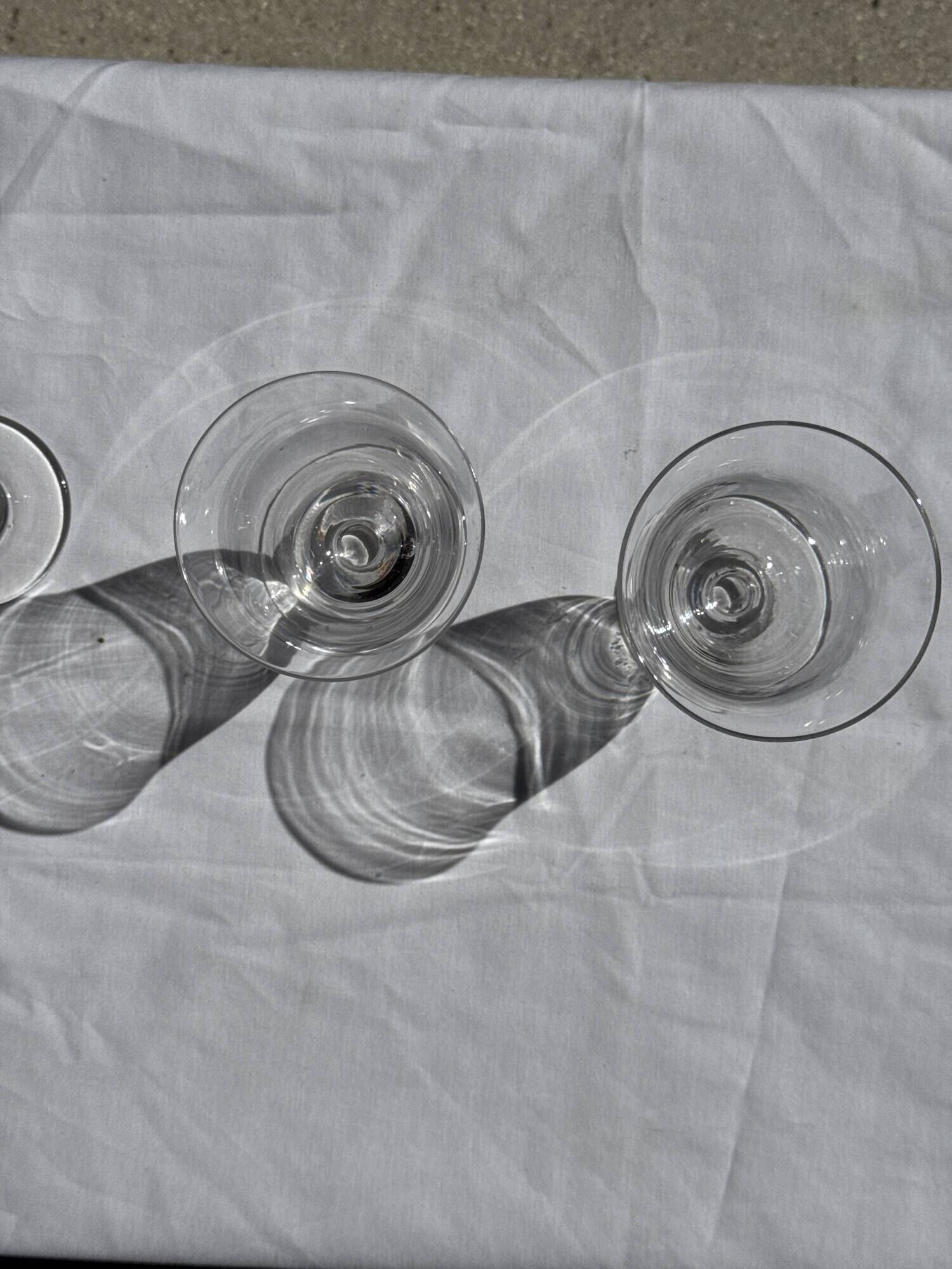 Set of 3 vintage stemmed glasses in clear glass H14 D10