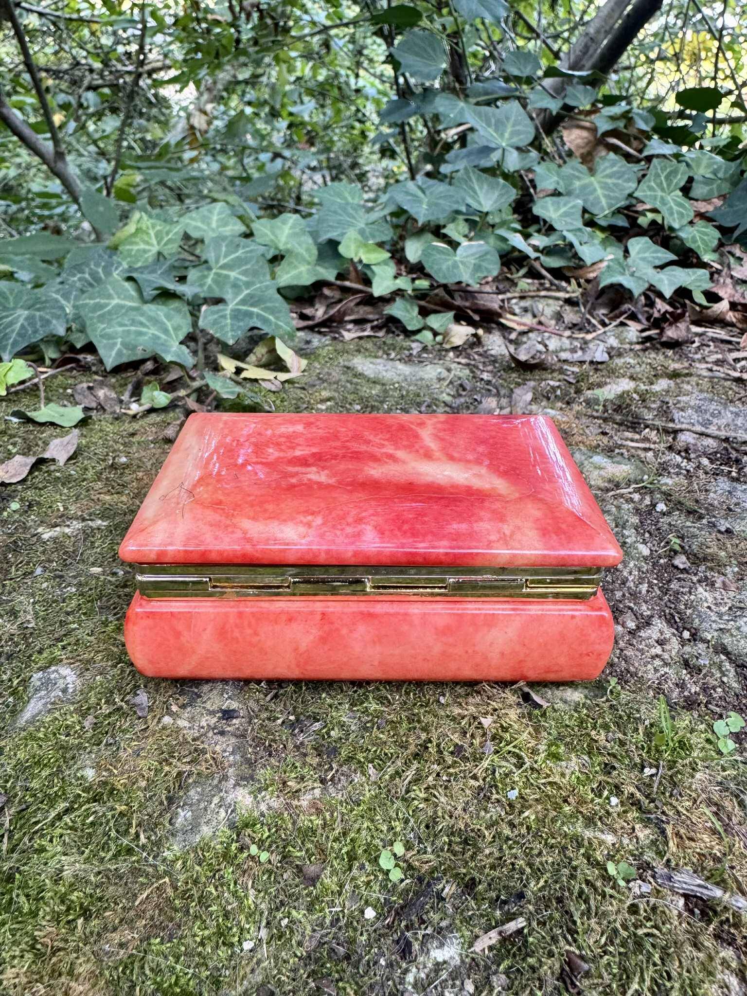 Onyx catchall box from the 1960s, vintage Italy.