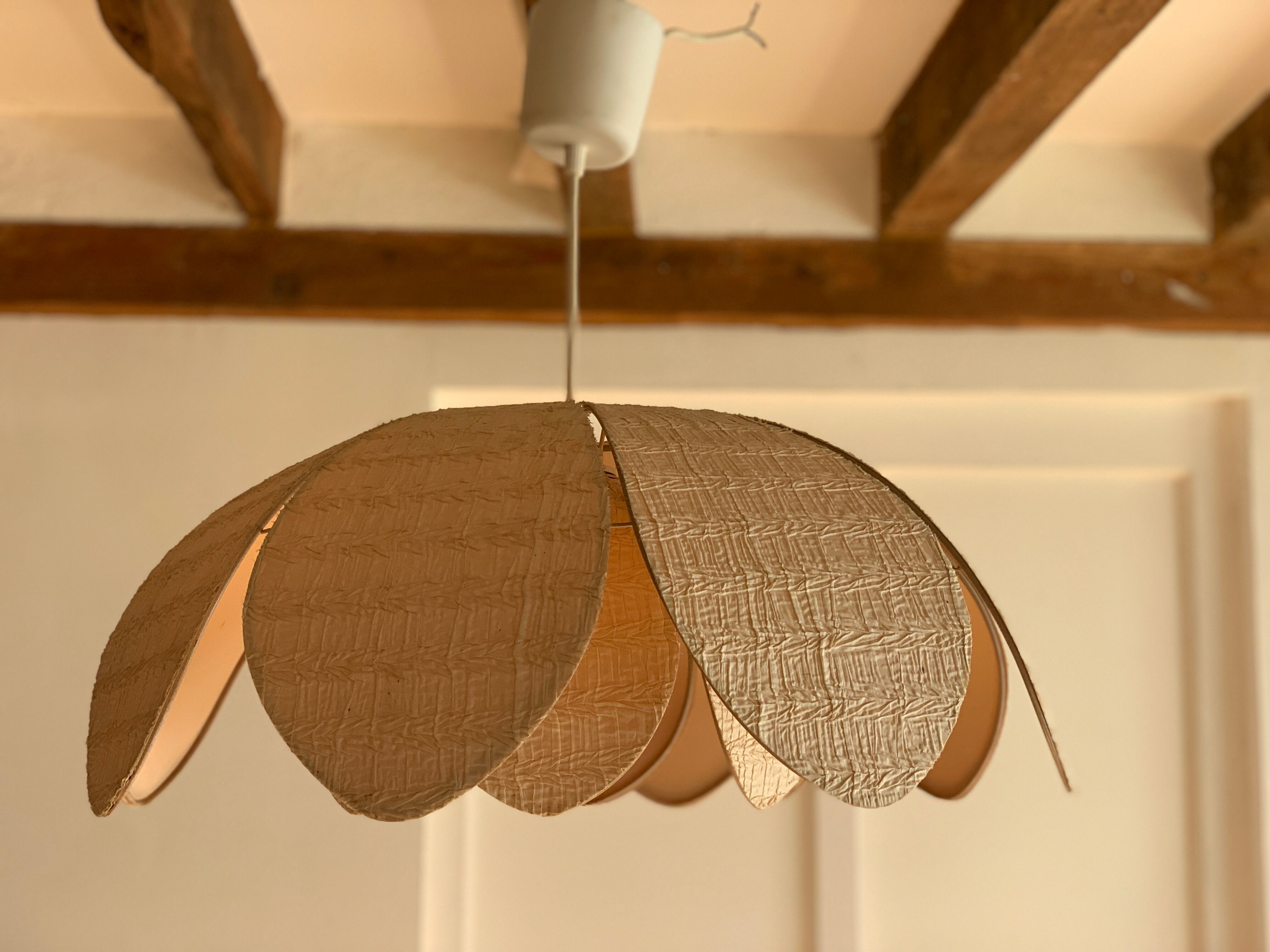 Flower suspension