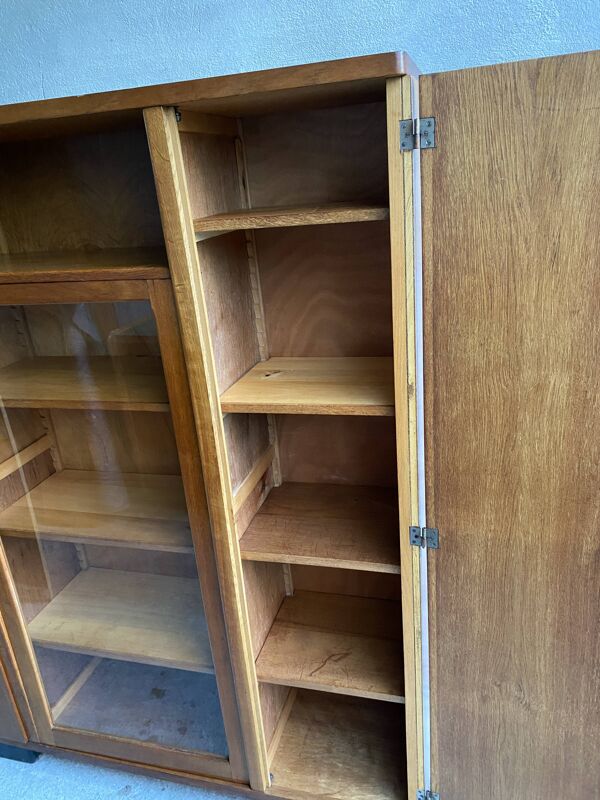 Bibliothèque / Buffet vintage en bois massif – 3 portes avec vitrine