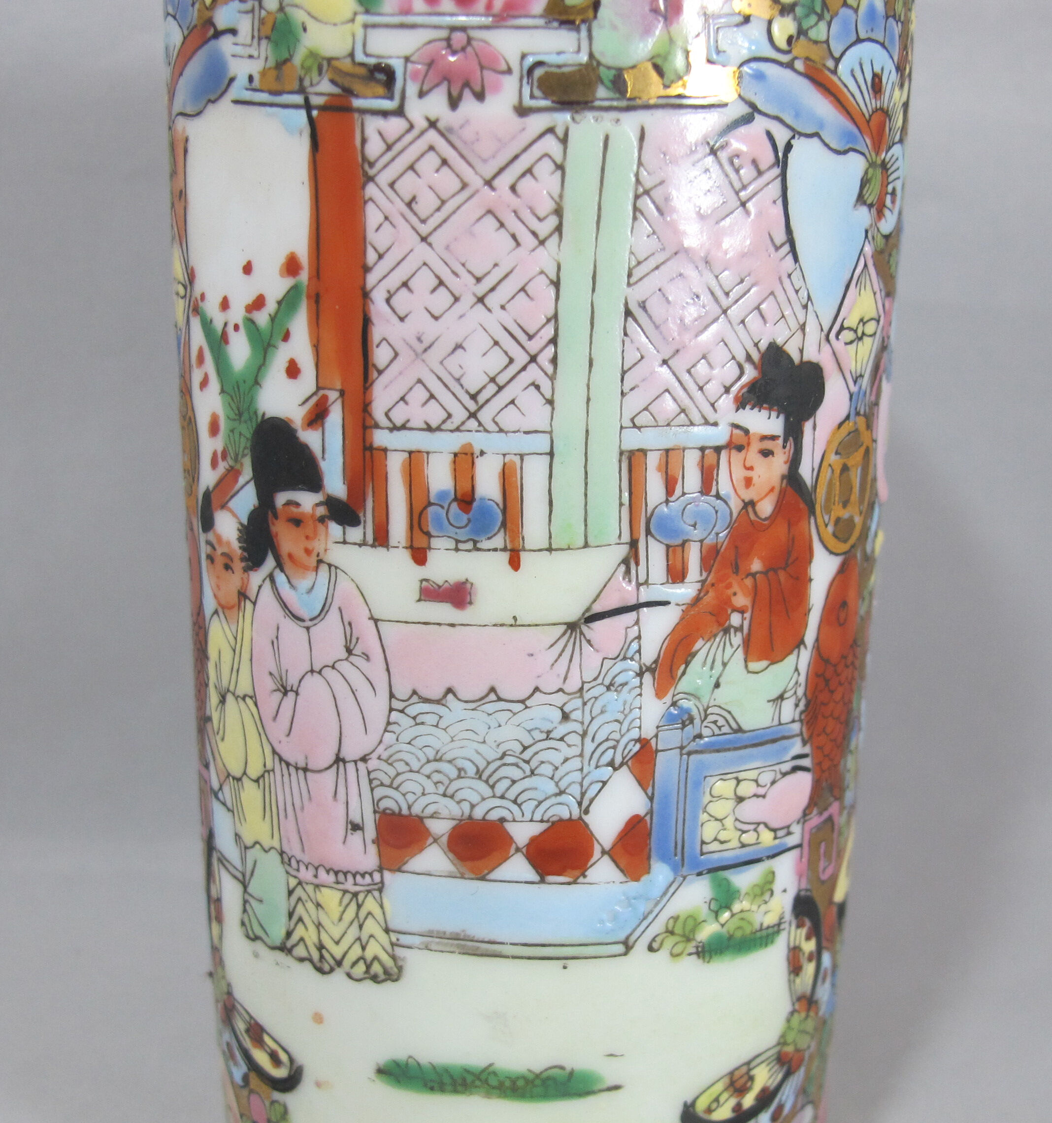 Chinese porcelain pencil pot