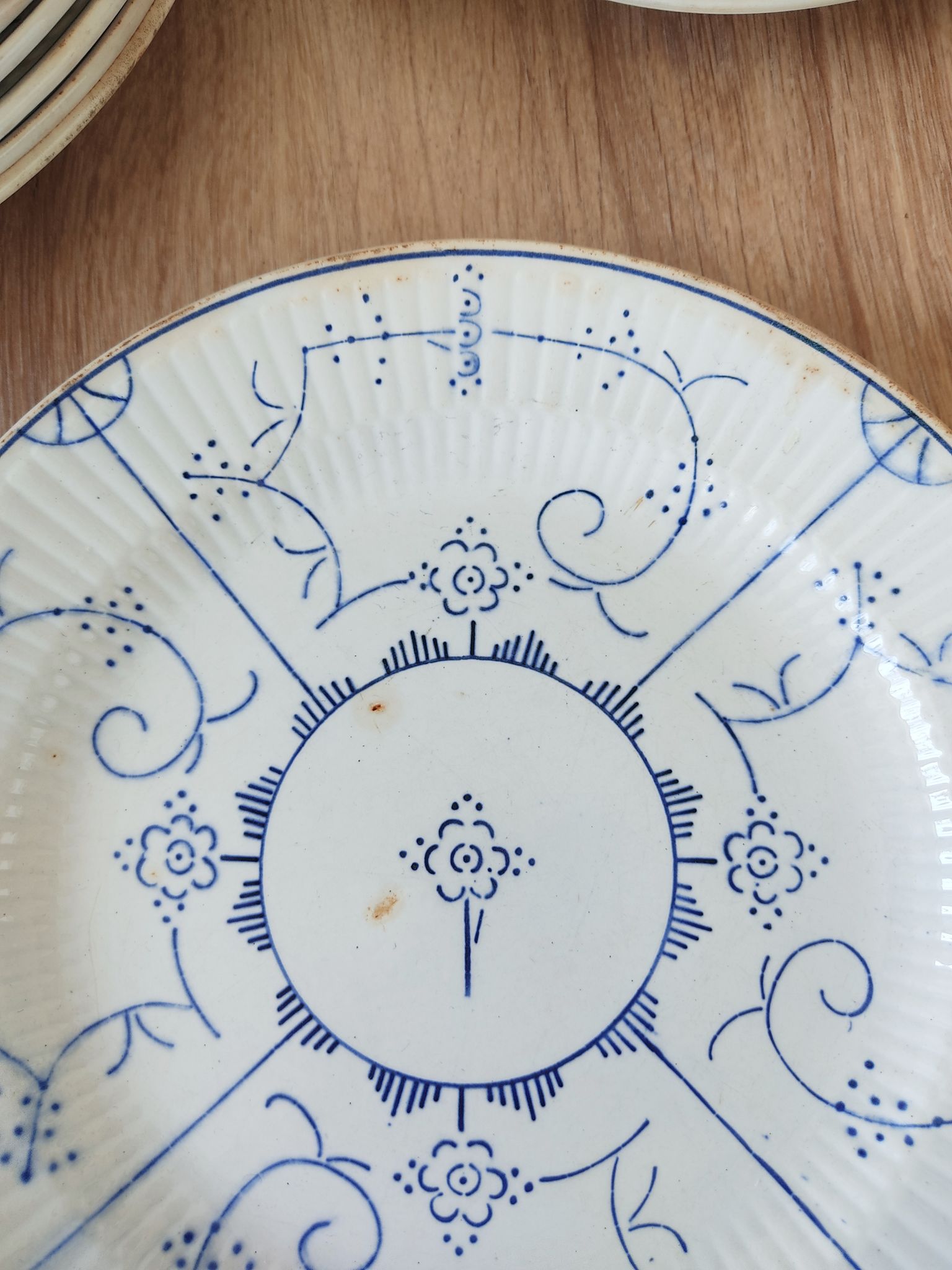 Ensemble de 14 assiettes Copenhague Boch frères Keramis