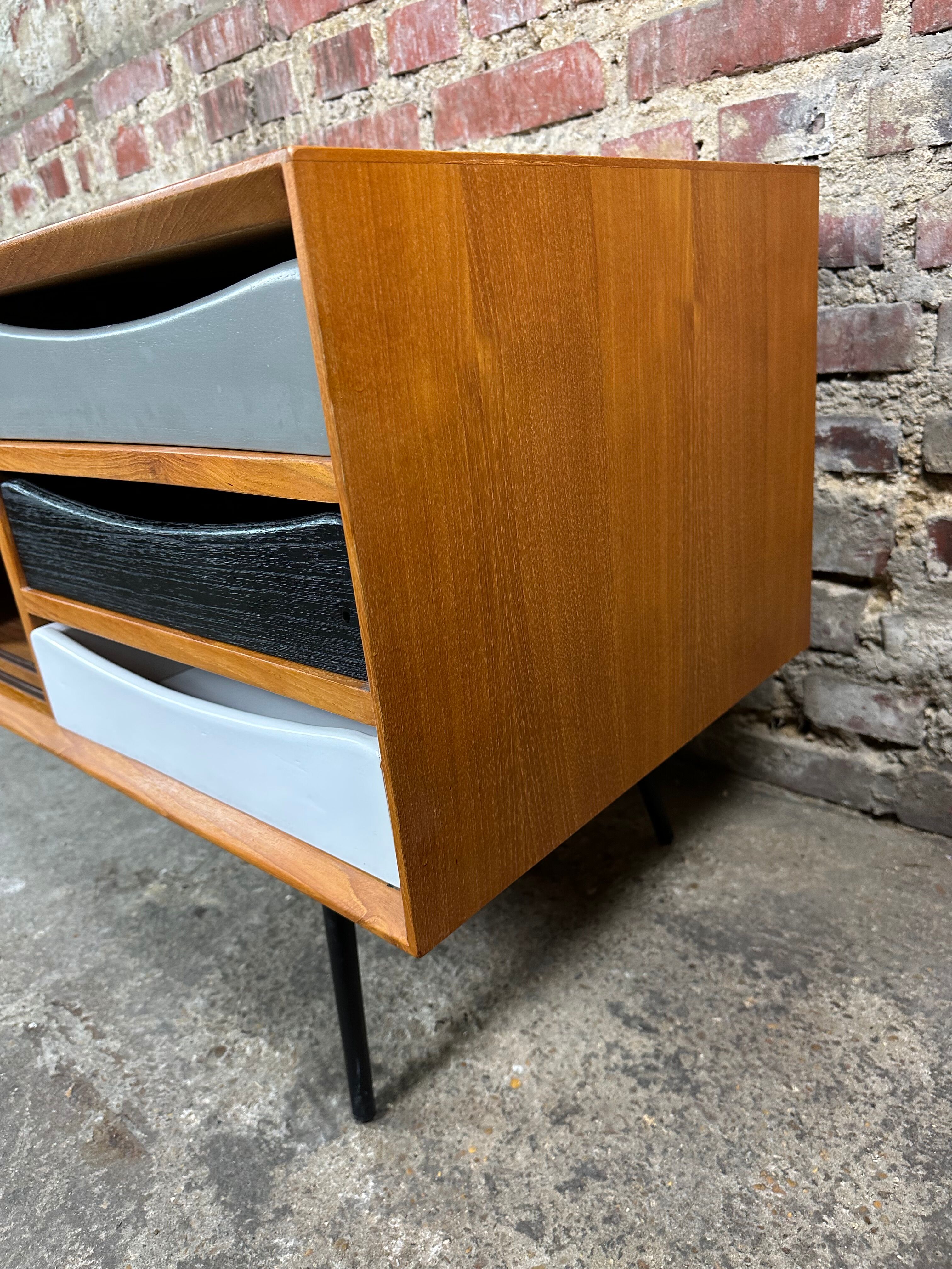 Scandinavian style enfilade in solid teak and pencil feet