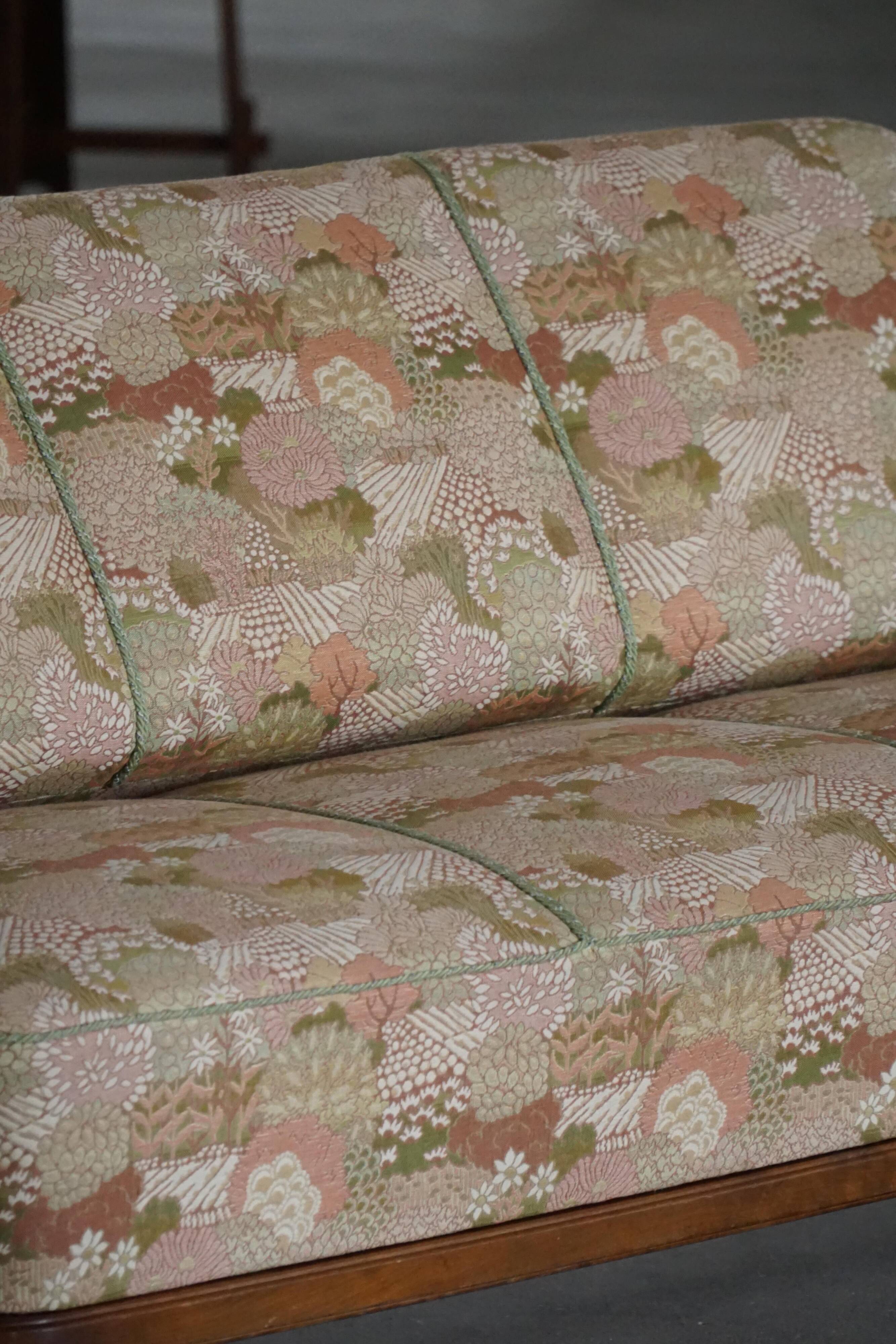 Svante Skogh, freestanding canapé in floral fabric, modern Swedish, 1940s