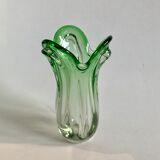 Vase en verre vert du milieu du siècle années 1960
