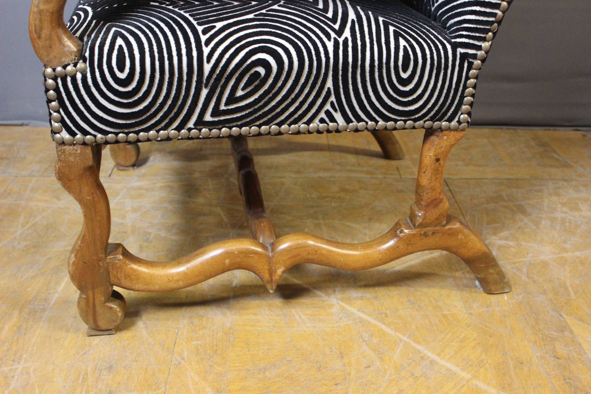 Louis XIV armchair in walnut, 18th century