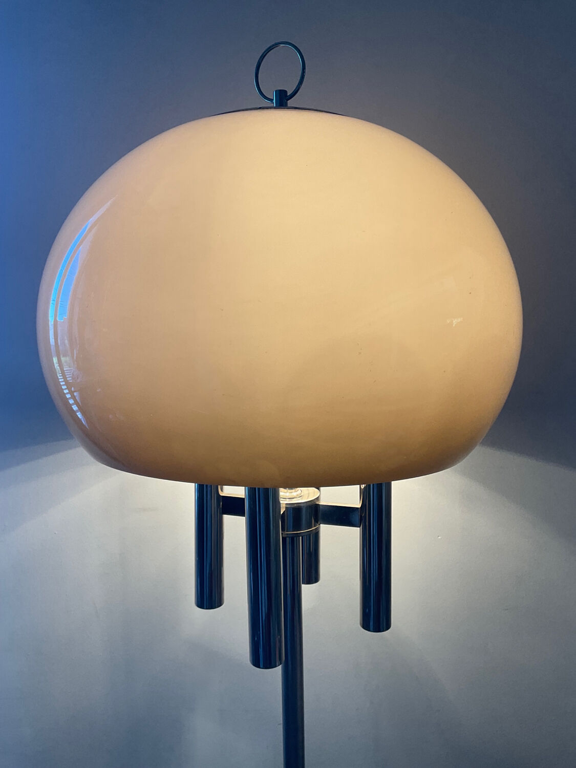 Lampadaire par Harvey Guzzini des années 60-70