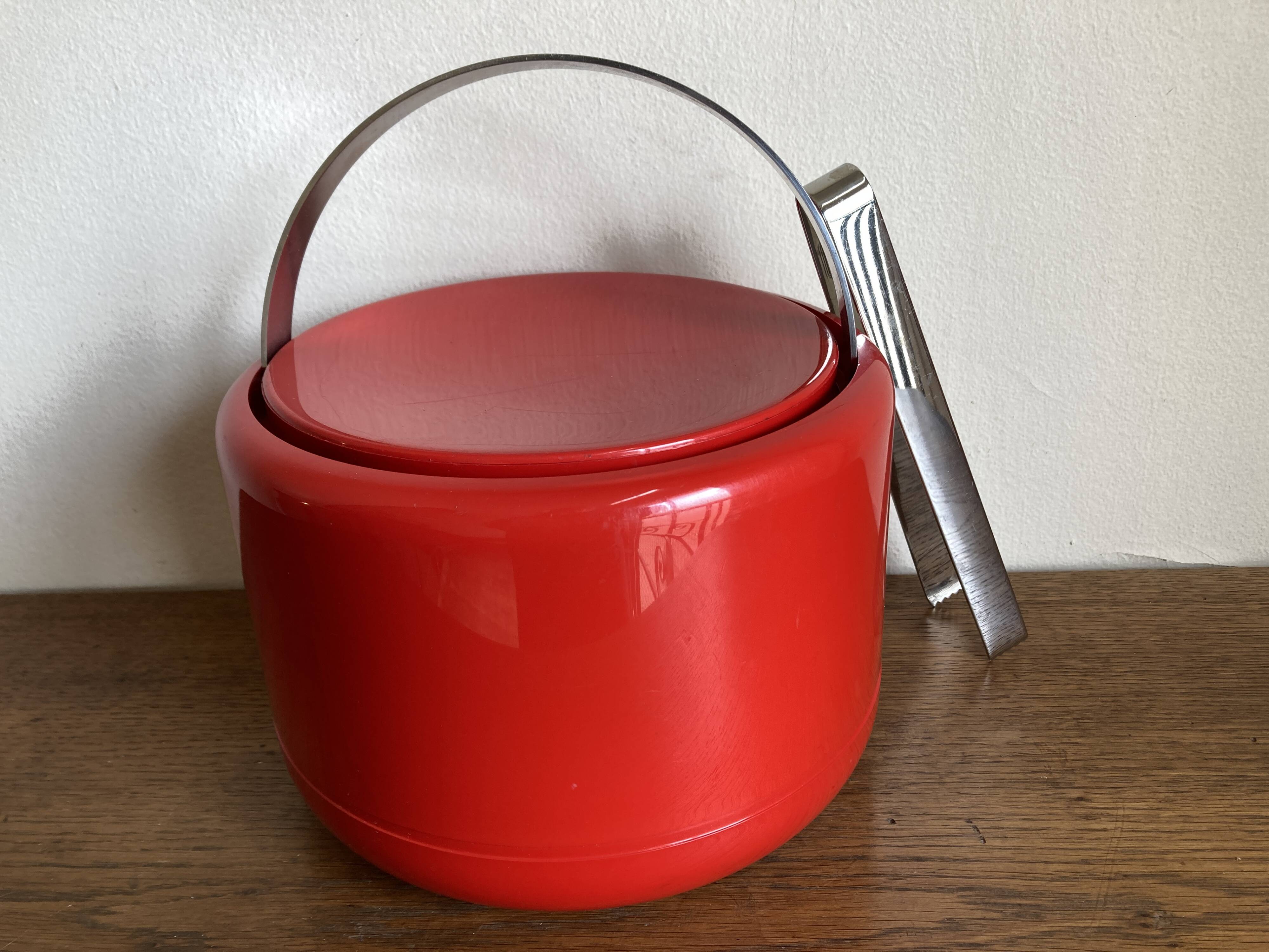 Stelton Denmark ice bucket in red ABS, Space Age pop 1960.