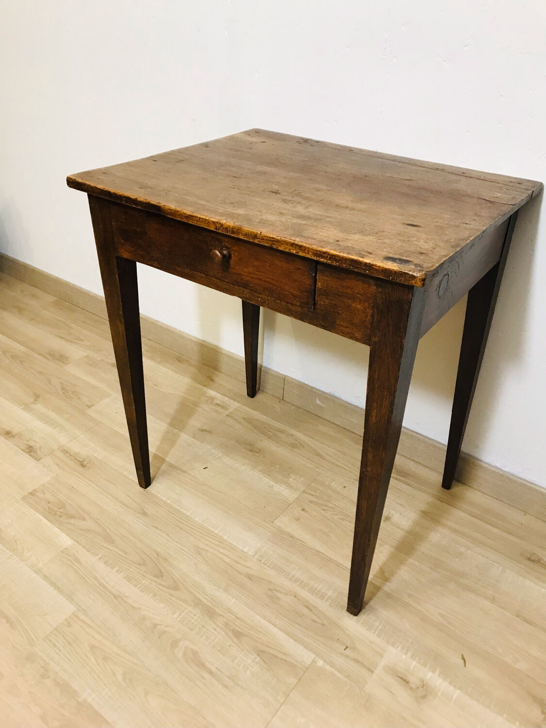 Wooden desk table