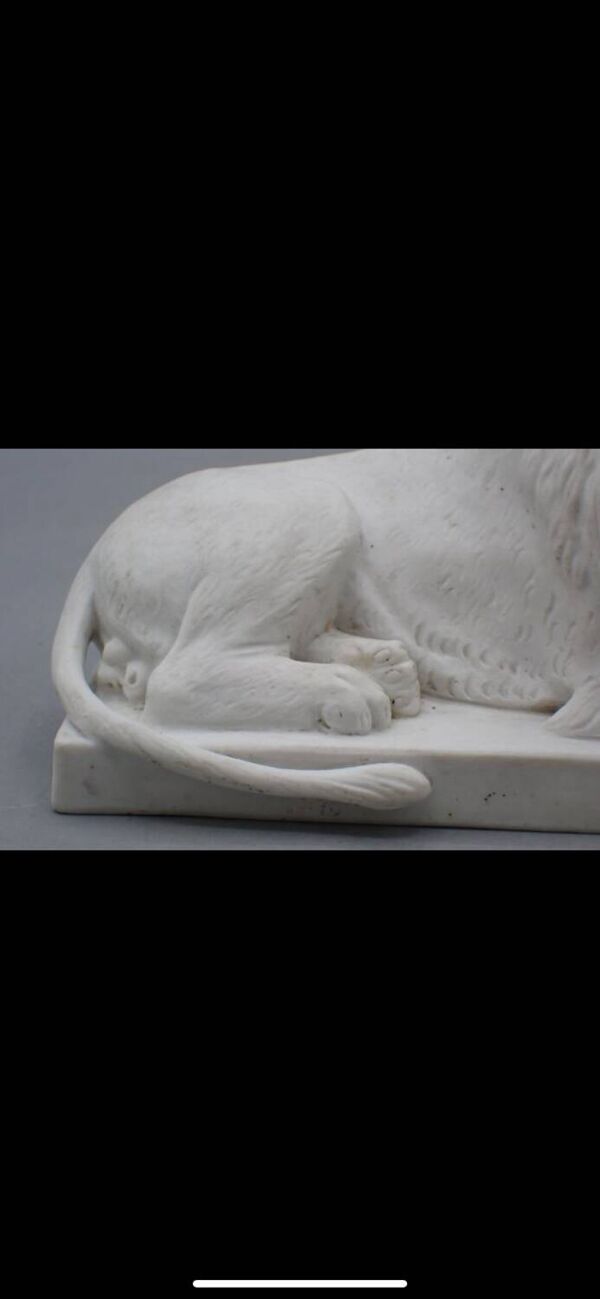Lion couché en porcelaine Royal Copenhague