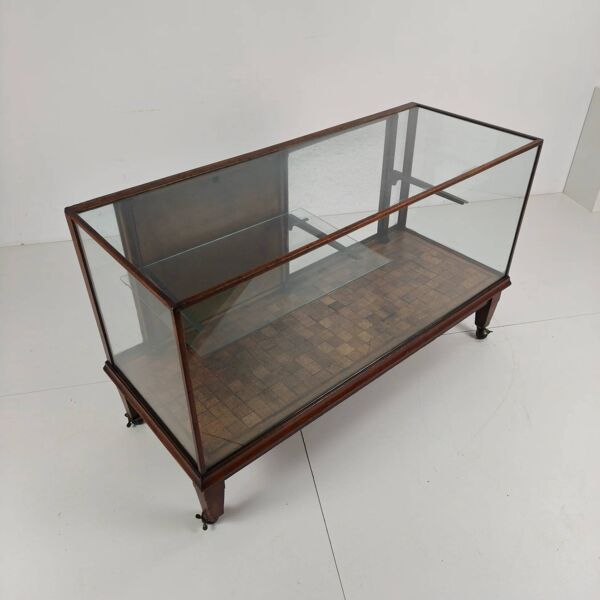 Présentoir de magasin anglais / comptoir de magasin (1910–1920)