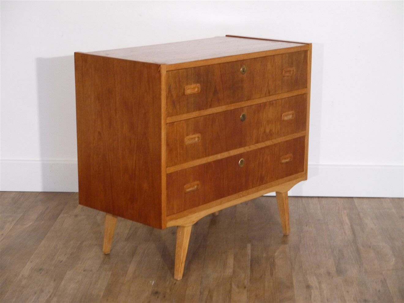 Chest of drawers in teak and oak 1960