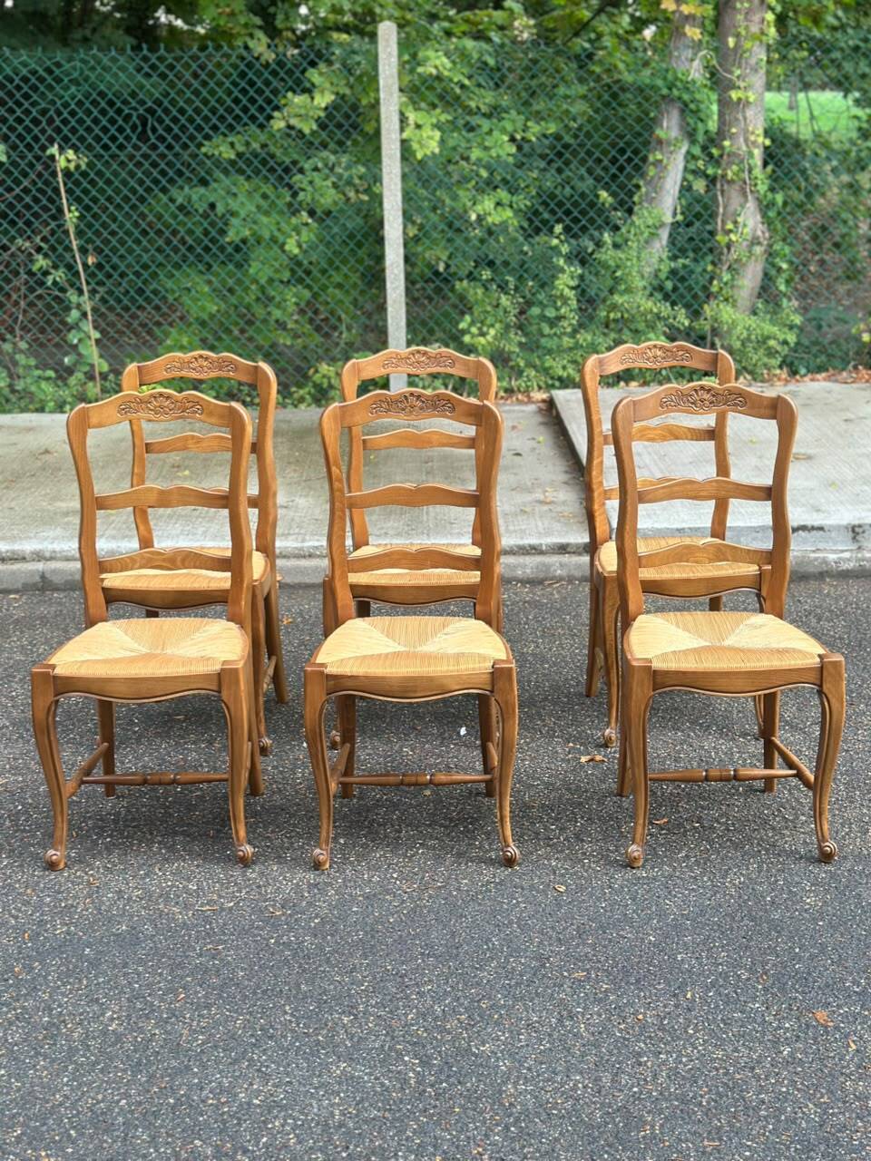 6 Provençal Louis XV chairs in solid wood with rush seats from 1970.