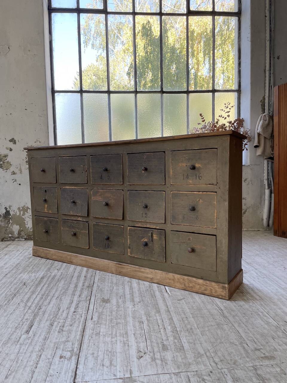 Green patina workshop furniture