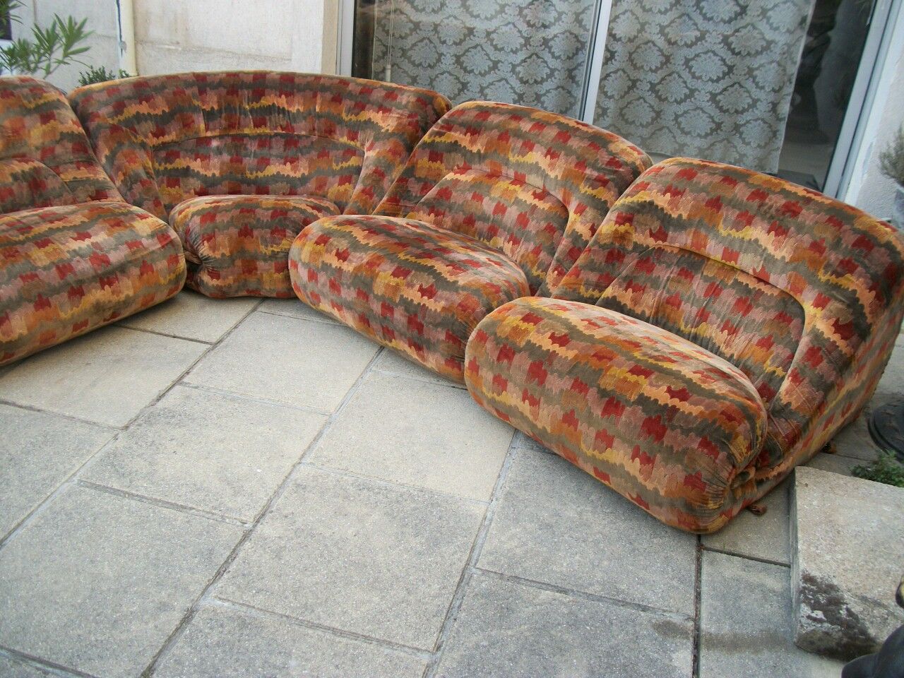 Modular corner sofa
