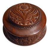 Boîte ronde en bois en merisier, tournée et sculptée, motif floral, 12x10cm