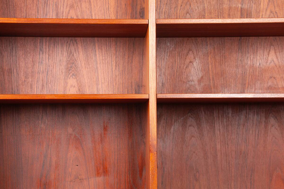 Large Scandinavian teak shelving unit with 6 adjustable shelves by Borge Mogensen