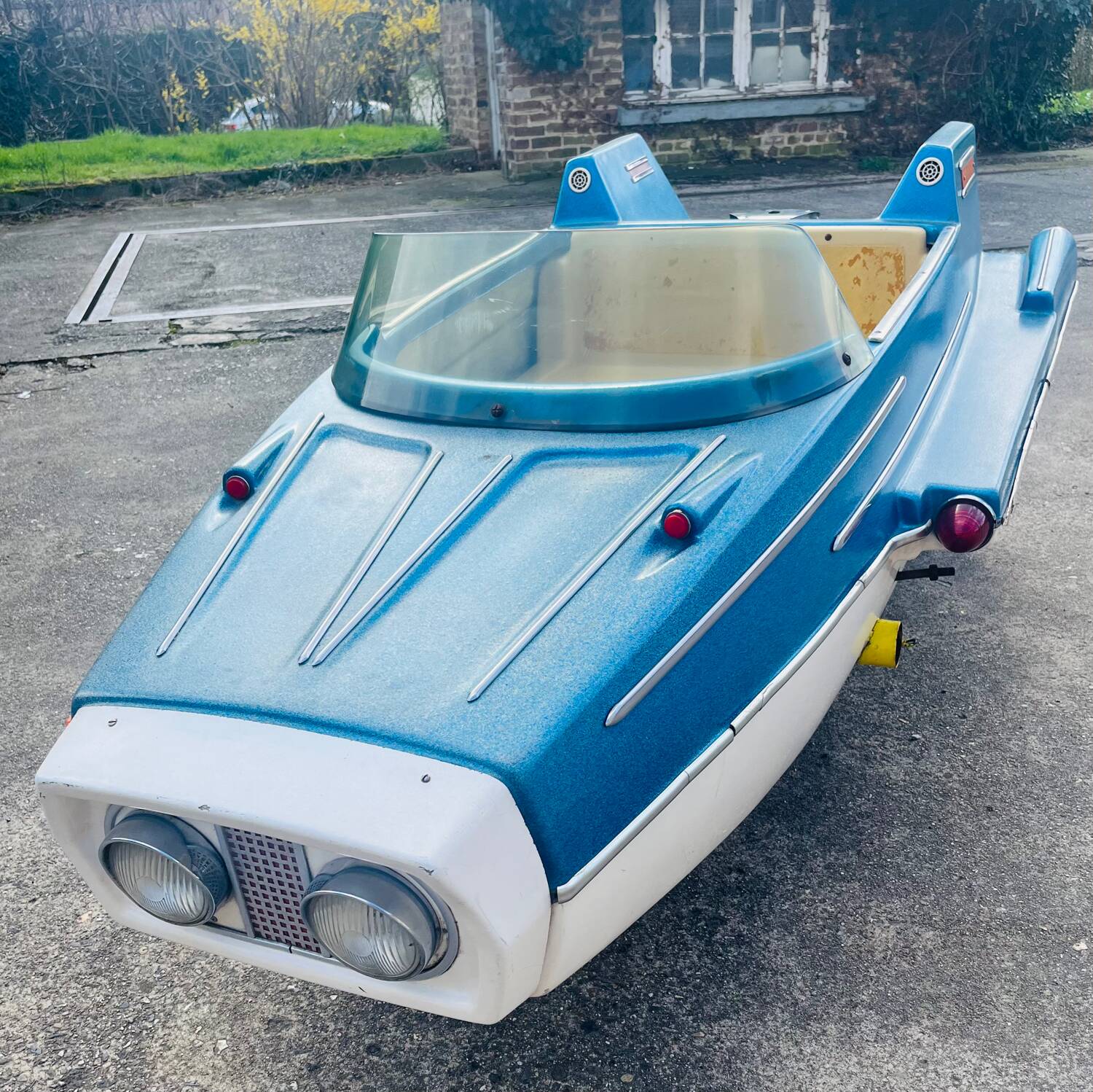 Space shuttle godbille ride subject