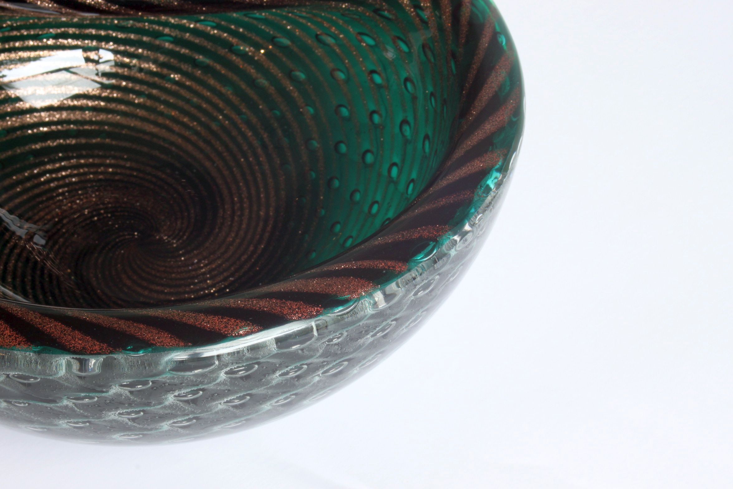 Gold flecked green bullicante and filigrana bowl, Murano 1950.