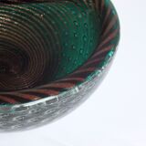 Vide poche bullicante et filigrana vert moucheté d’or, Murano 1950.