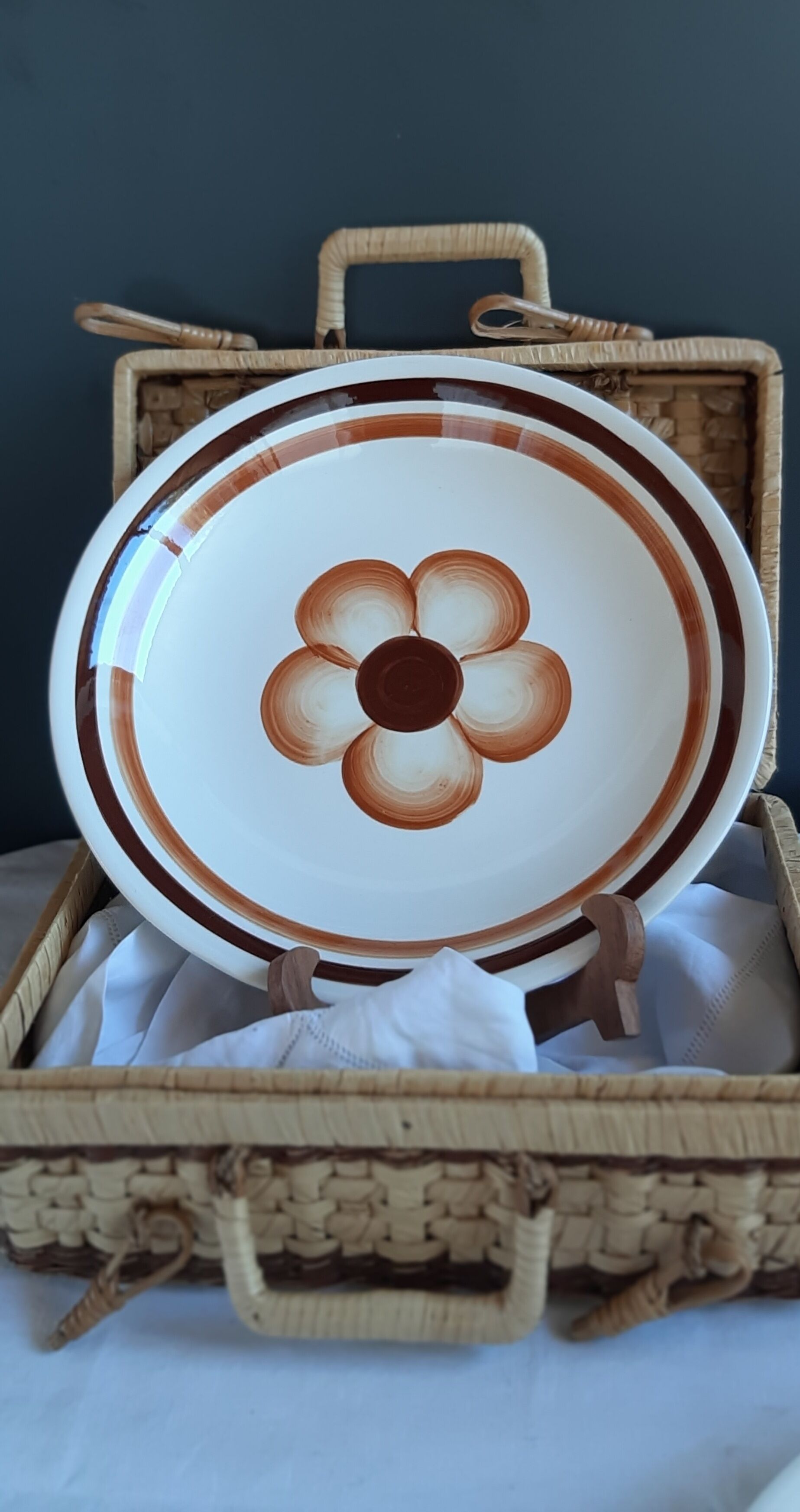 Hollow round dish Gien France