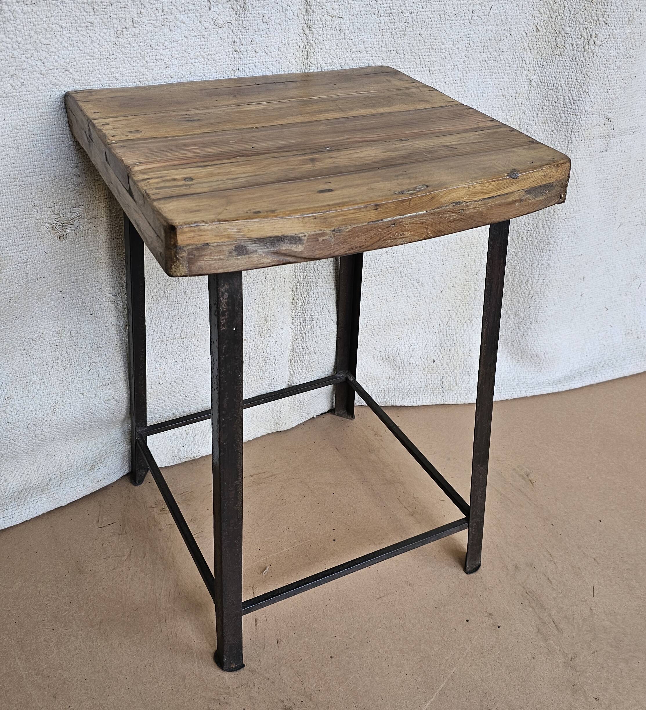 Old workshop stool in wood + wrought iron