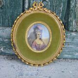 Portrait miniature medallion