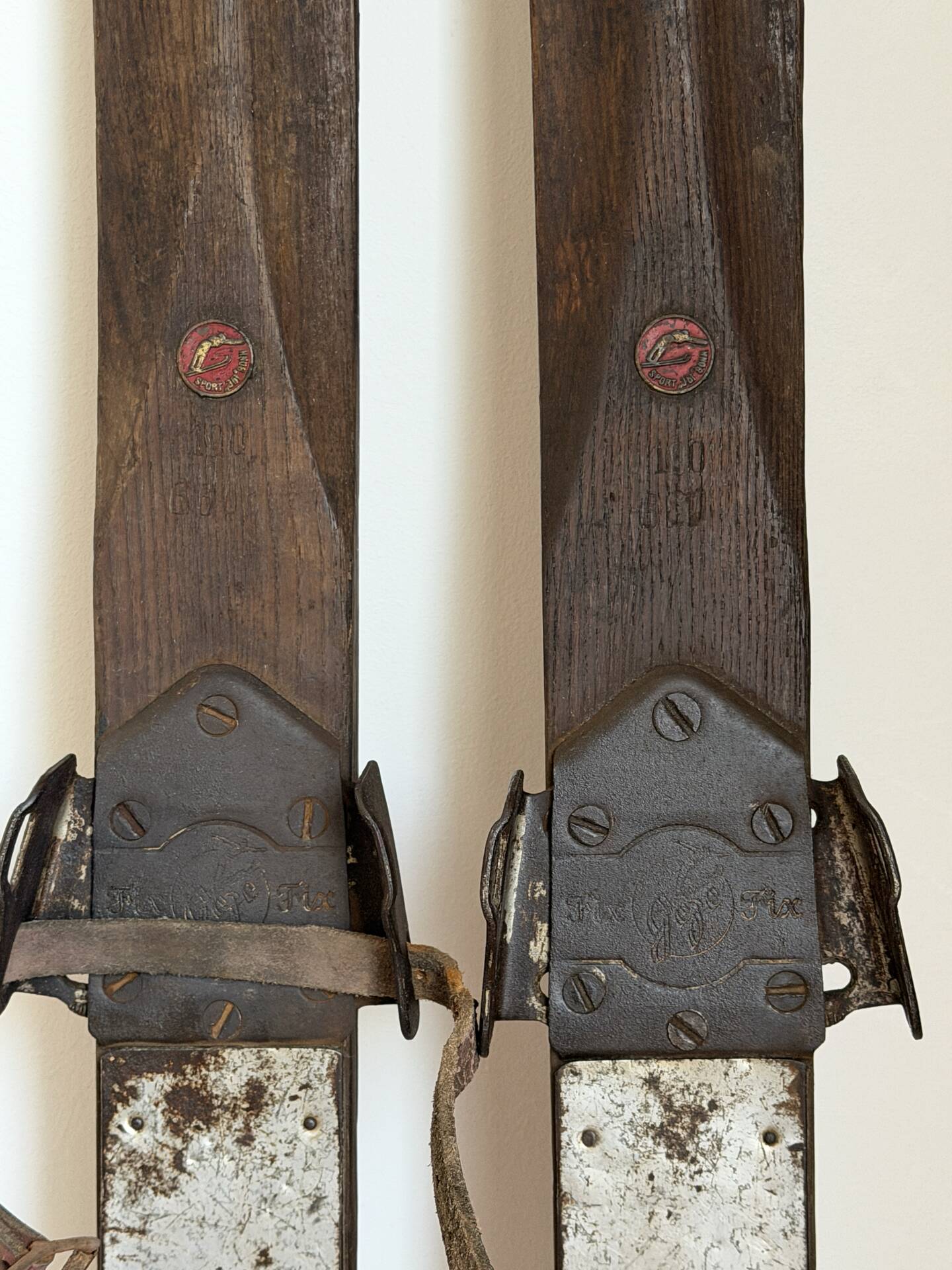 Pair of vintage wooden skis 184cm