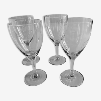 Lot de 4 verres à vin  en verre gravé fleuri