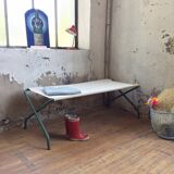 Maternal folding camp bed