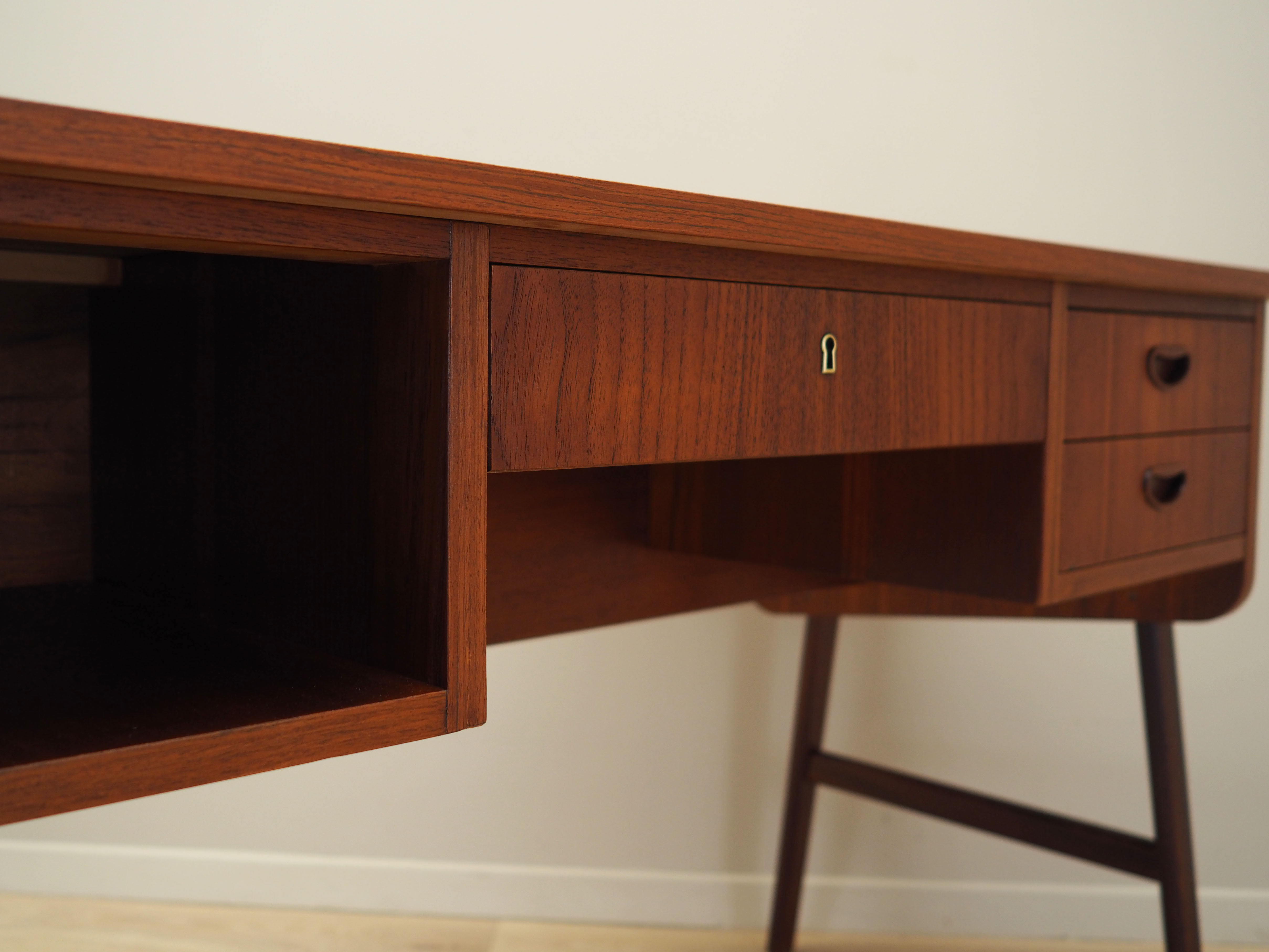 Teak desk, Danish design, 1970s, production: Denmark