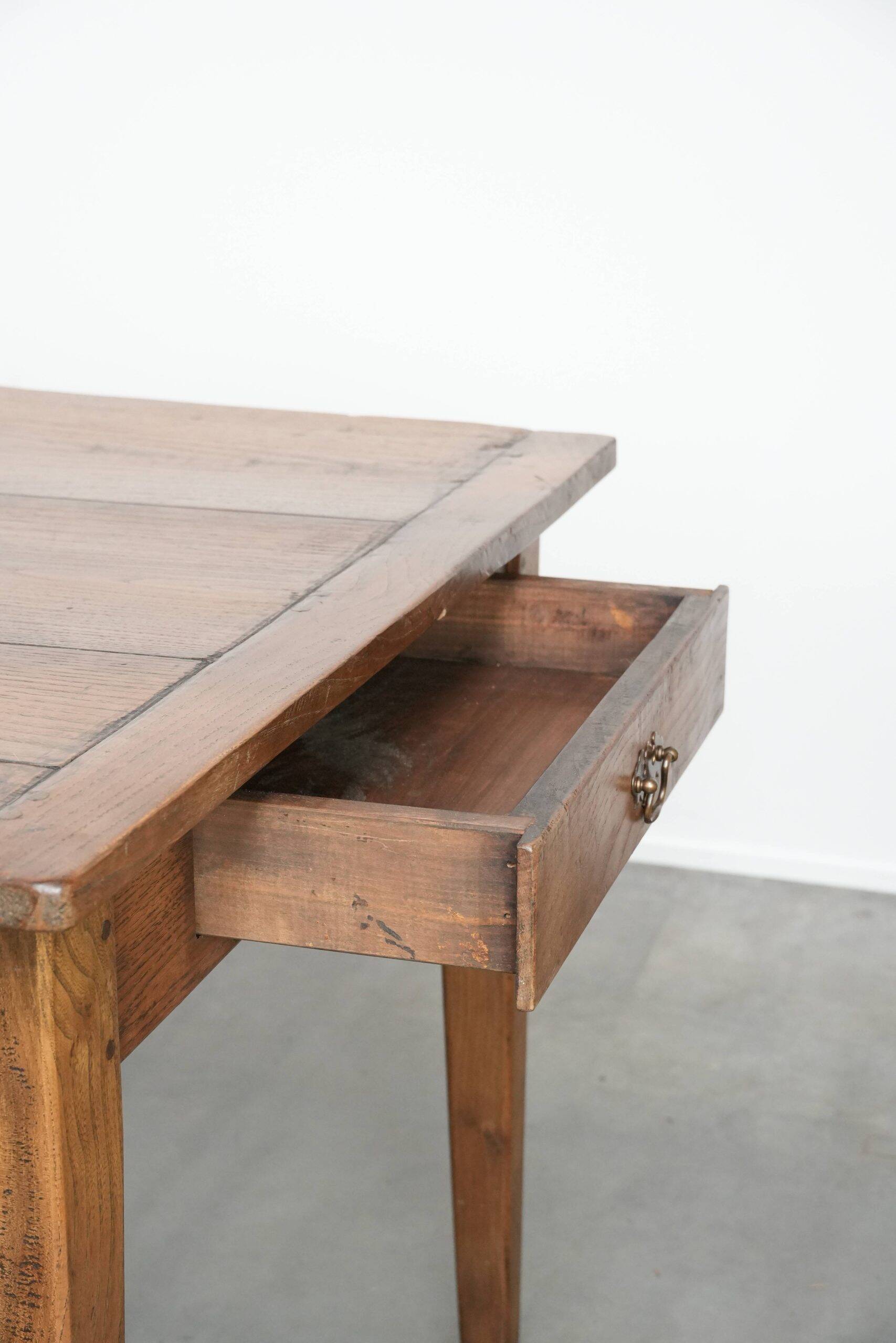 Antique French oak dining table for 6 to 8 people with three drawers