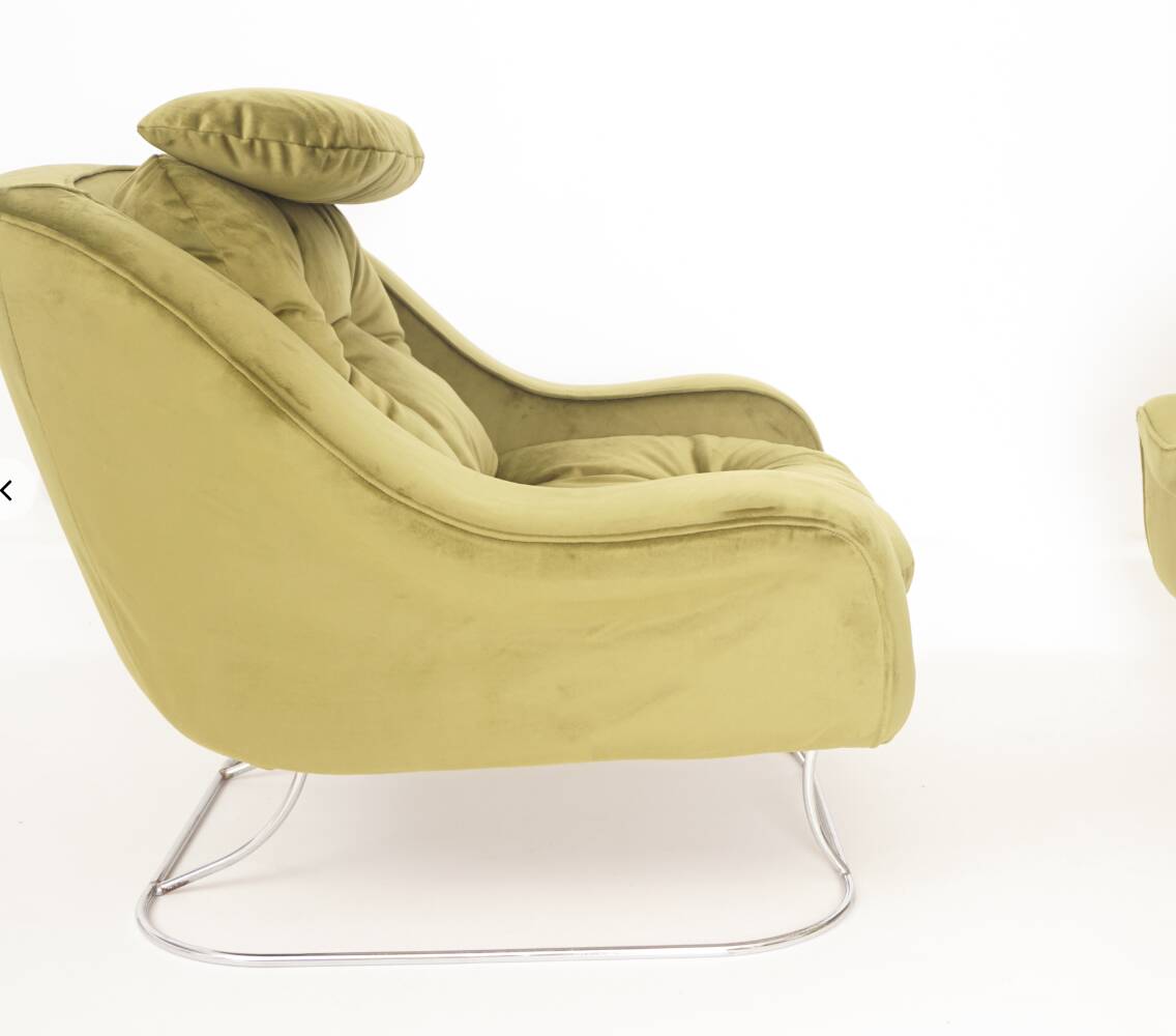 Pair of green velvet armchairs, 1970