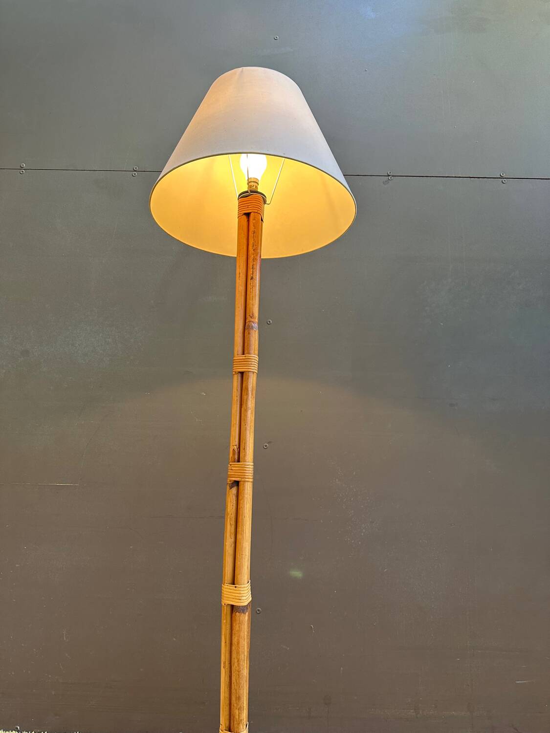 Tripod rattan floor lamp