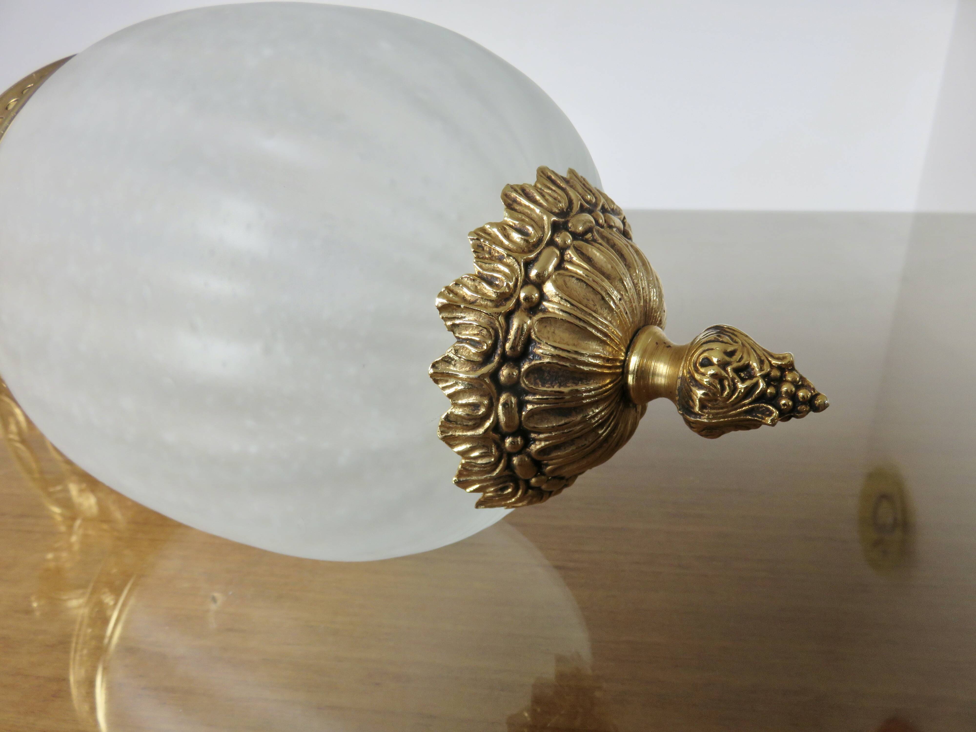 suspension style empire in gilded bronze and speckled frosted glass